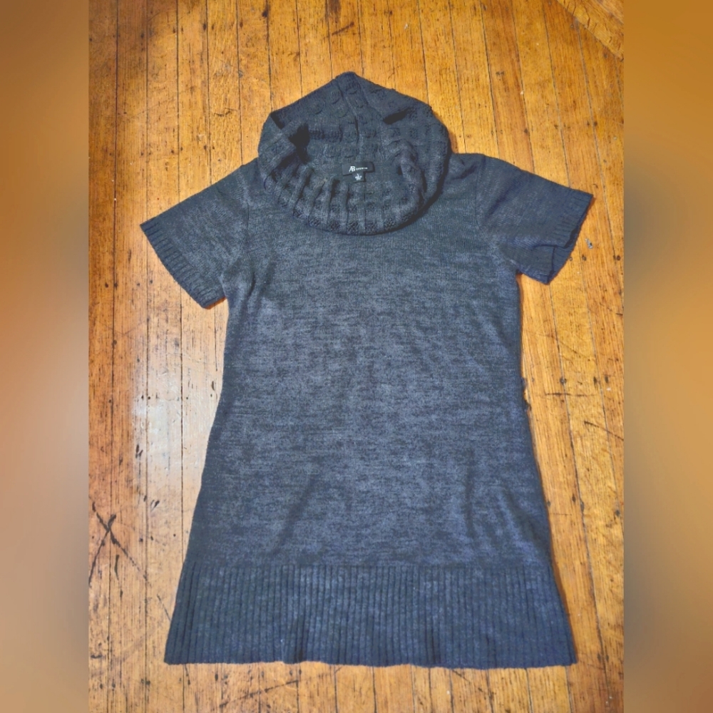 Grey loose turtleneck short sleeve sweater dress